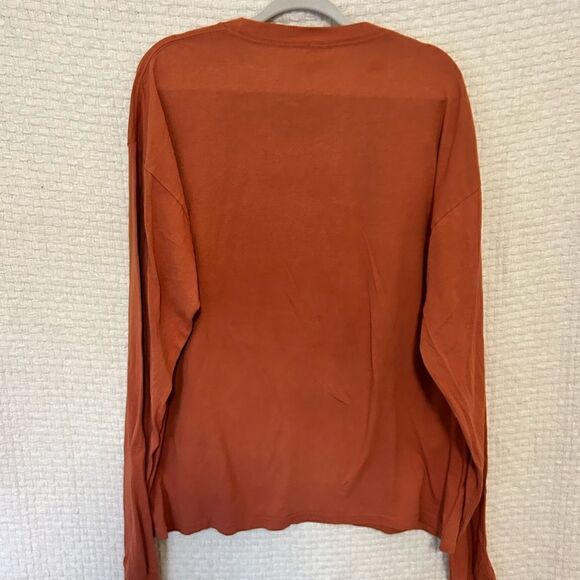 NWOT Levi’s Shirt ✨ - Picture 4 of 4